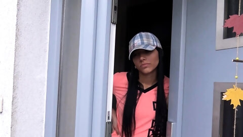 Debt4k. Sex With The Bull Helps The Czech Debtor Keep